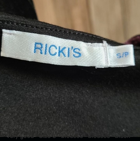 Rickis top - Picture 3 of 3